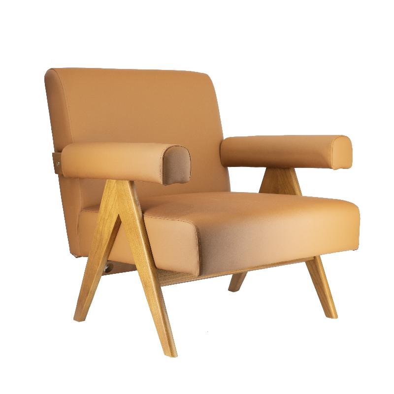 Fauteuil Nantes avec accoudoirs en bois et éco-cuir