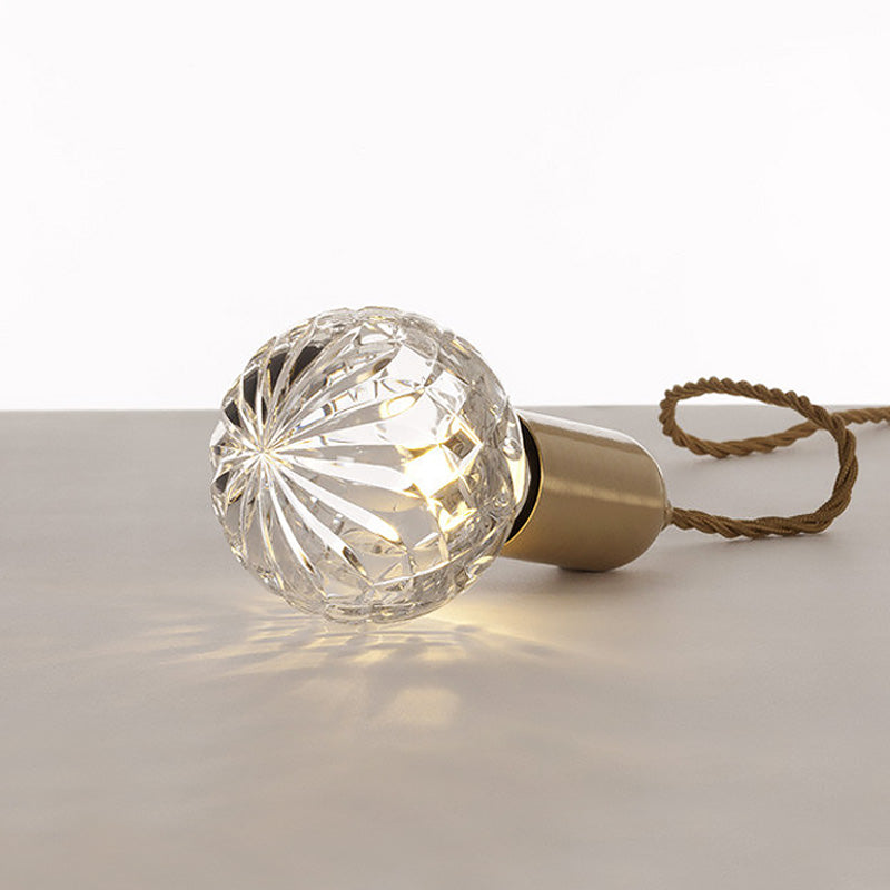 Plafonnier en cristal et métal doré Frederick