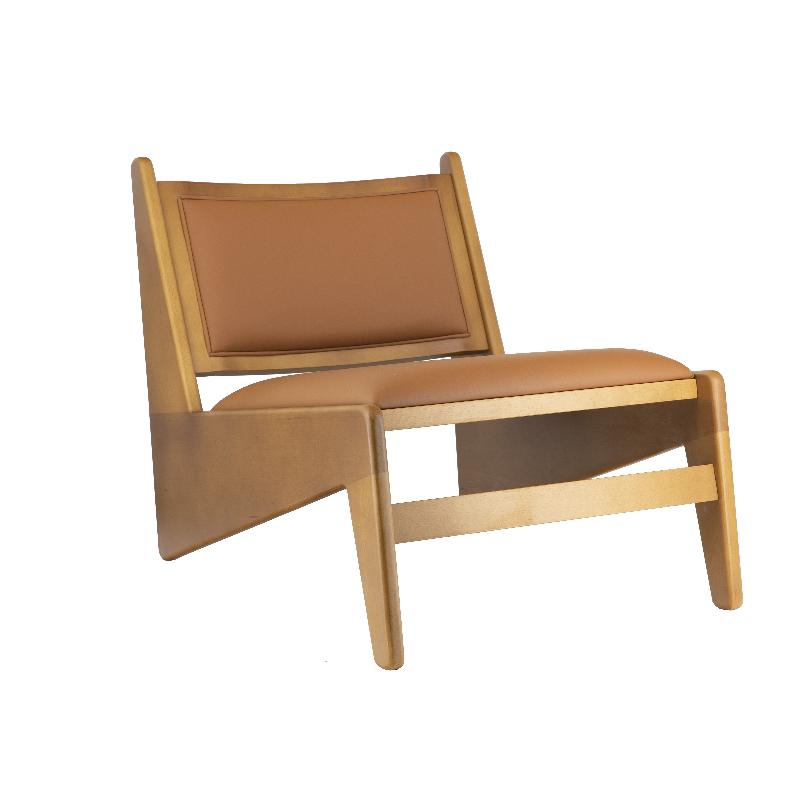 Fauteuil bas Guiza en bois et éco-cuir