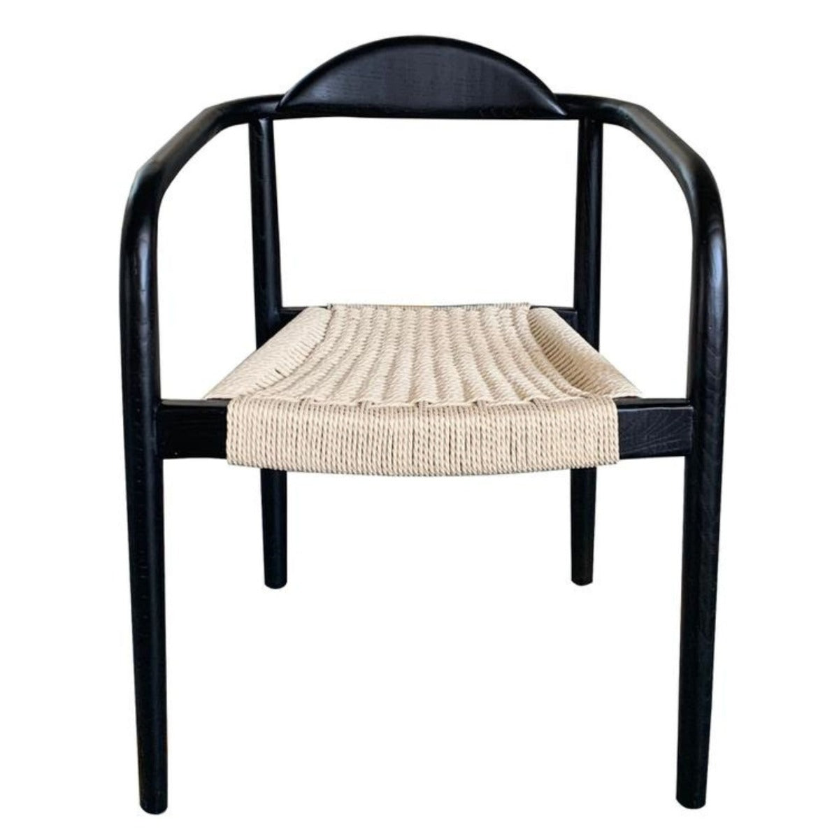 Chaise de salle à manger Cloe avec accoudoirs en bois noir et assise tressée